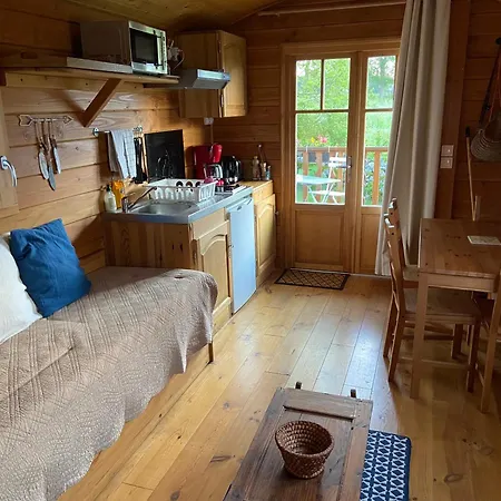 La Roulotte Au Fond Du Pré Maison d'hôtes *