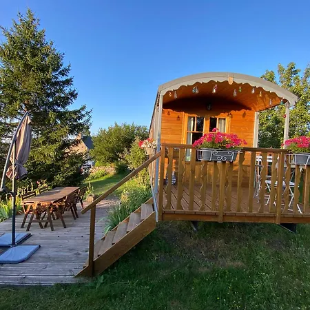 La Roulotte Au Fond Du Pré Maison d'hôtes
