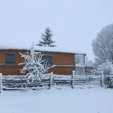La Roulotte Au Fond Du Pre Casa de hóspedes *