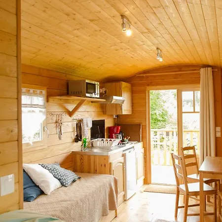 La Roulotte Au Fond Du Pre Guest house Coltines