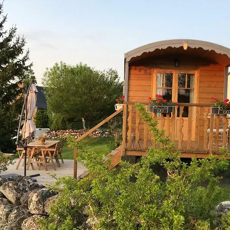 La Roulotte Au Fond Du Pre 3*